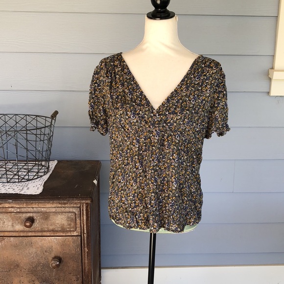 hinge Tops - Women’s Pattern Blouse